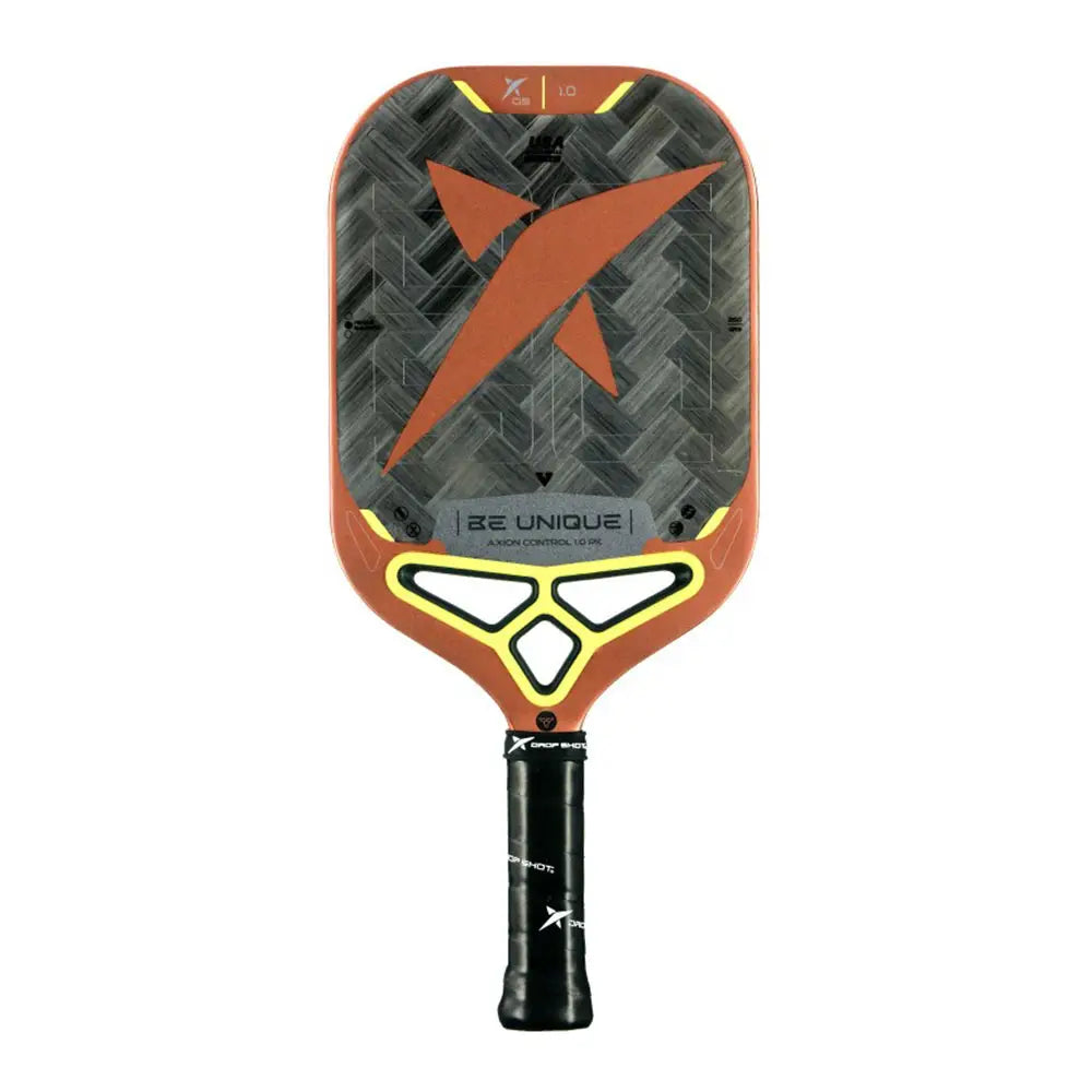 Vooraanzicht Drop Shot Axion Control 1.0 pickleballracket – 24K Carbon Twill, honeycomb-kern en siliconen insert voor precisie en comfort.