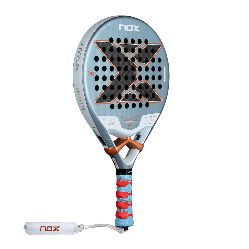 Schuin vooraanzicht Nox VK10 Ventus Control 12K by Aranzazu Osoro 2026 – Rondvormig padelracket met 12K Carbon en MLD Black EVA-kern. Licht, wendbaar en perfect voor controlegericht spel.