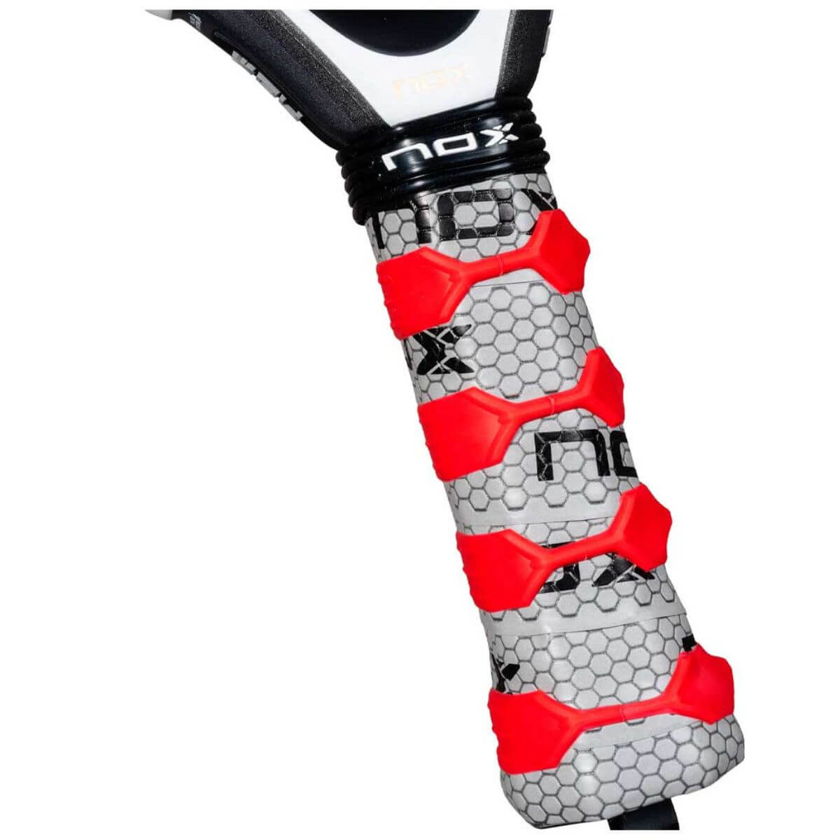 Close-up handvat: Detail van het 12K Carbon met ruwe 3D-textuur van de Nox ML10 Quantum 12K 2025.