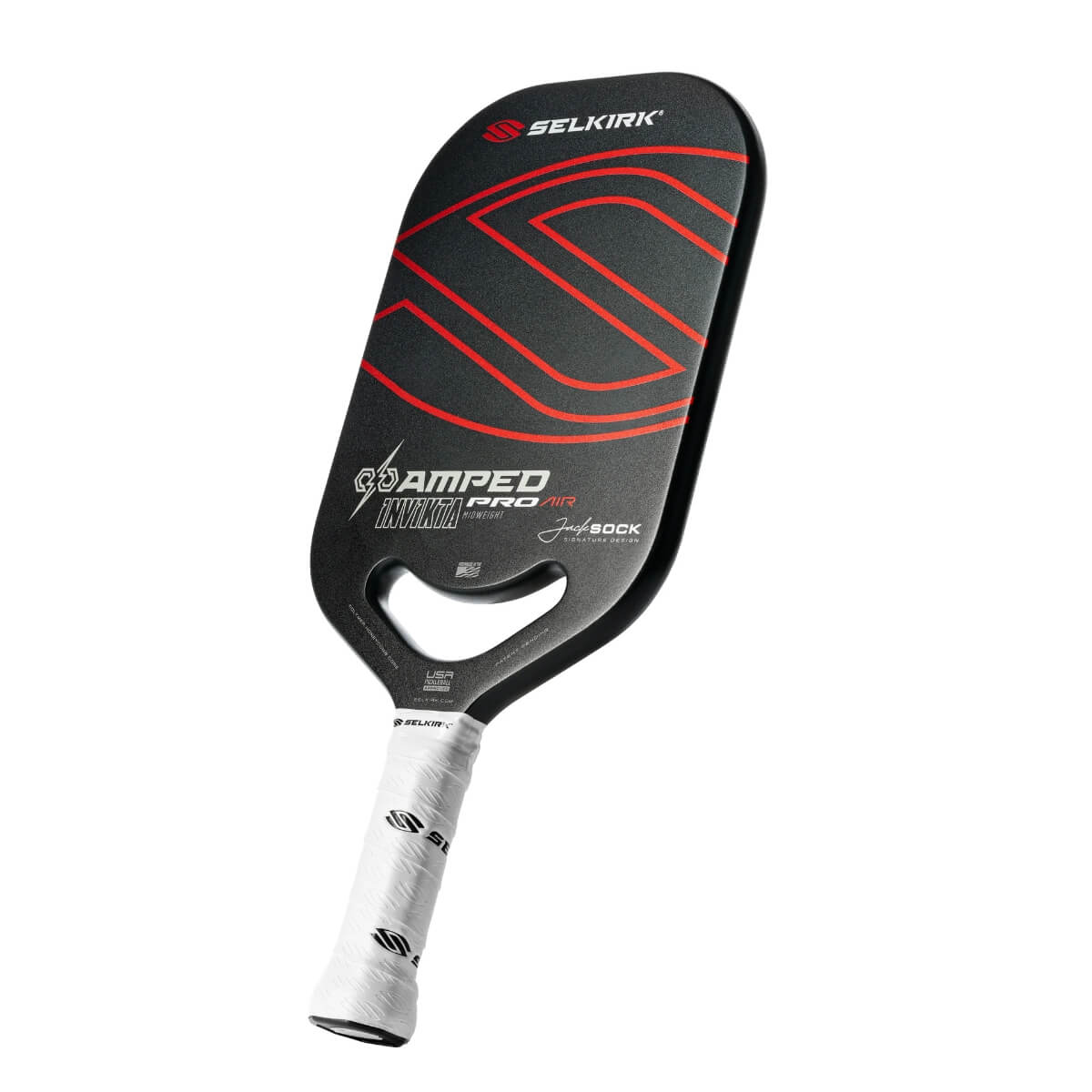 Selkirk Amped Pro Air Invikta pickleball paddle zwart met rood logo Selkirk schuin vooraanzicht.