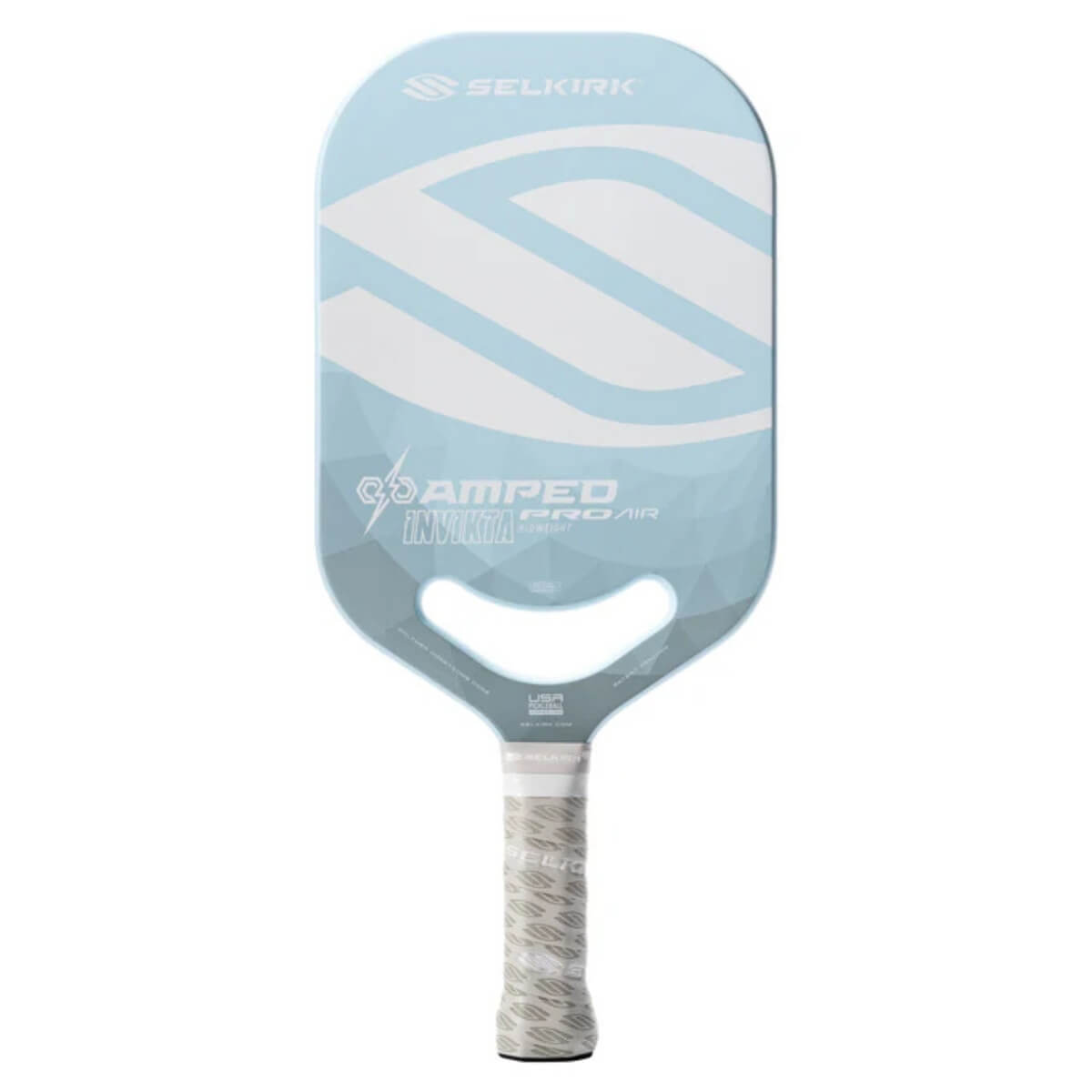 Vooraanzicht van de licht blauwe Selkirk AMPED Pro Air Invikta pickleball racket met groot wit Selkirk-logo op het blad.