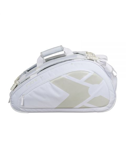 Zijaanzicht witte Nox padel tas met gouden Nox logo