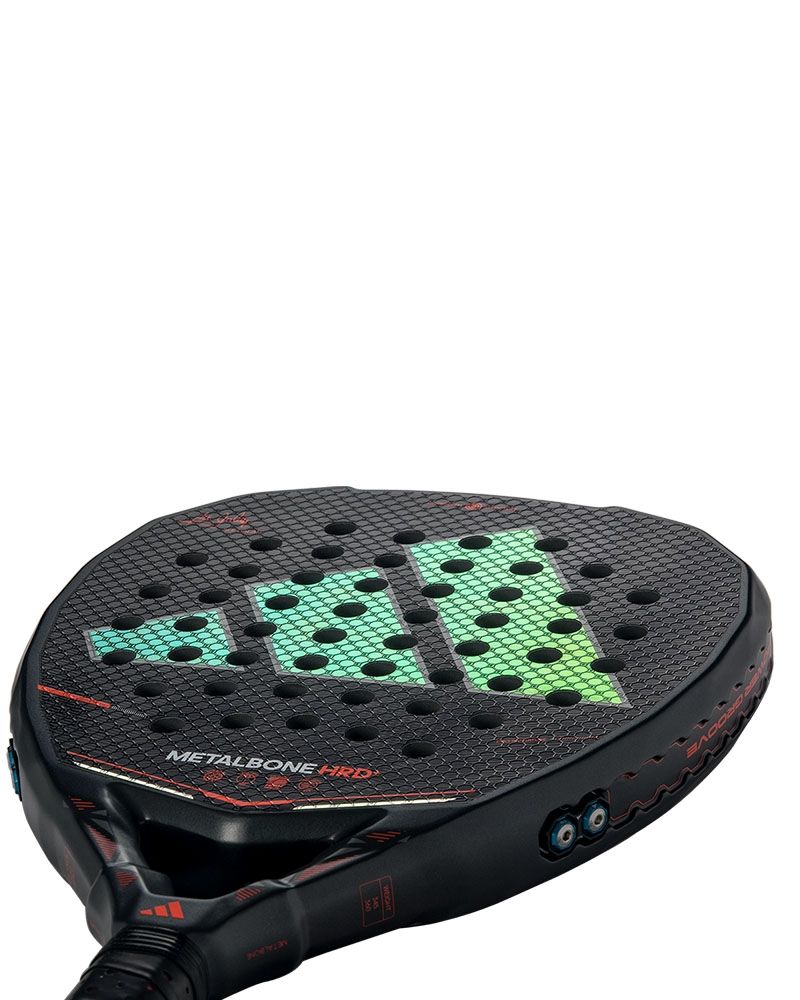 Schuin onderaanzicht Adidas Metalbone HRD+ 2026: diamantvormige power racket met Carbon Aluminized 16K, EVA High Memory en verstelbaar Weight & Balance System.
