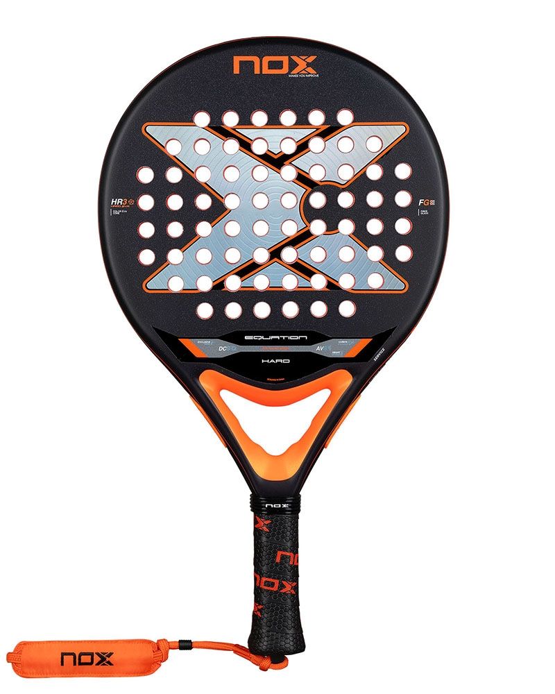 Vooraanzicht NOX Equation Hard Advanced 2026, zwart padelracket met oranje details