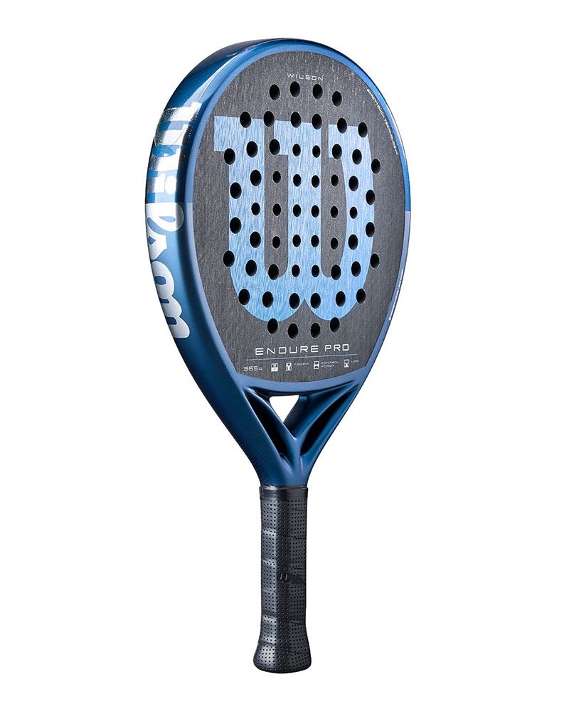 Schuin vooraanzicht Wilson Endure Pro V1 Azul Momo González: rond controle-padelracket met 3K carbon, Control Foam-kern en lage balans (260 mm).