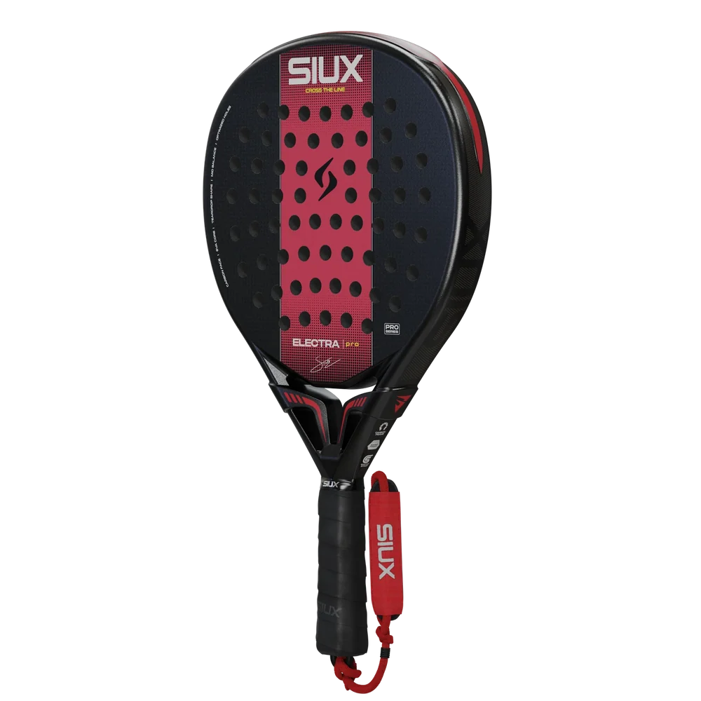 Schuin vooraanzicht zwarte padel racket met een rode verticale streep door het midden. Bovenaan staat het merk Siux in witte letters.