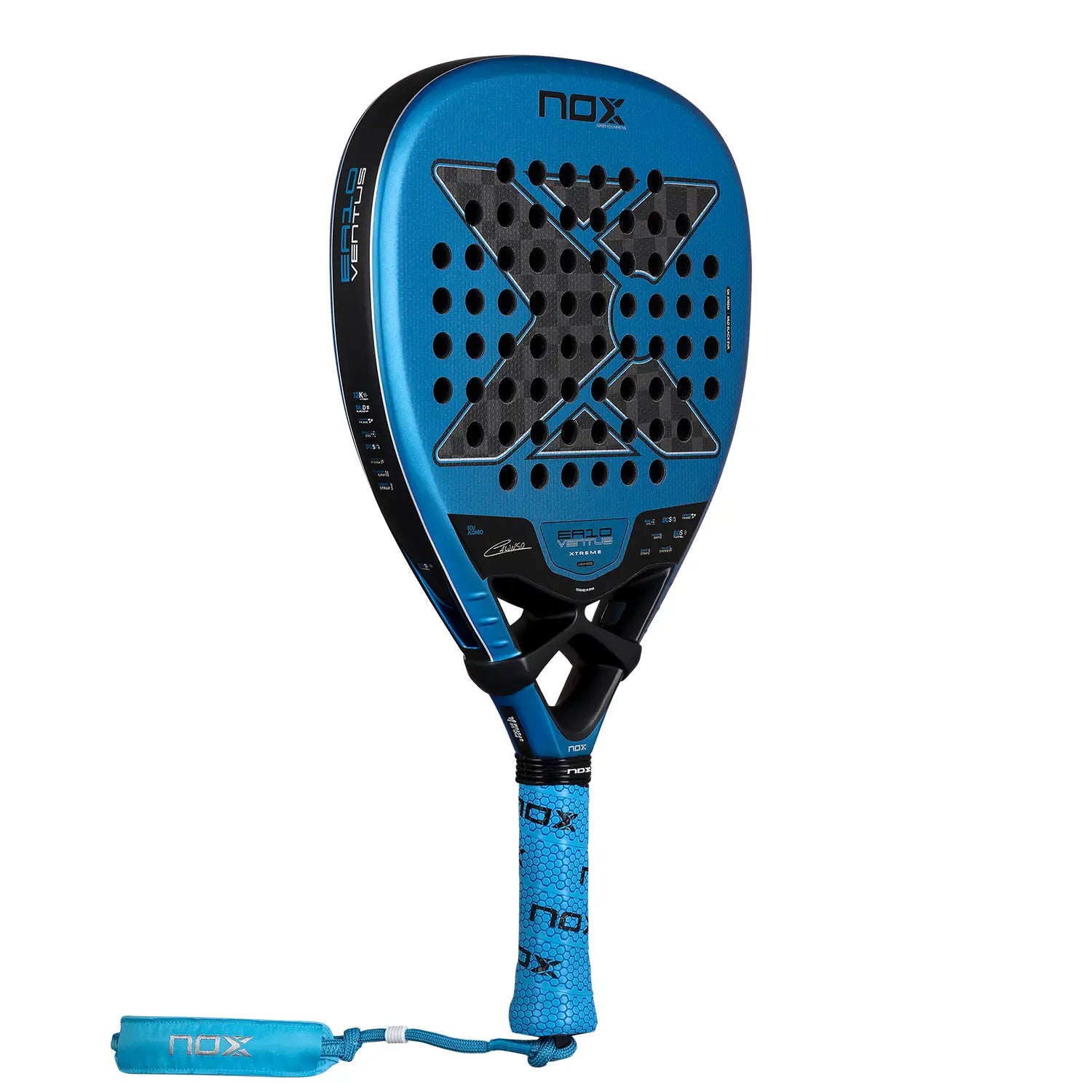 Schuin vooraanzicht Nox EA10 Ventus Attack 12K Xtreme 2026 – Edu Alonso Edition. Diamantvormig padelracket met 12K Carbon, Multilayer Black EVA-kern en 3D-Rough Surface voor krachtig aanvallend spel.