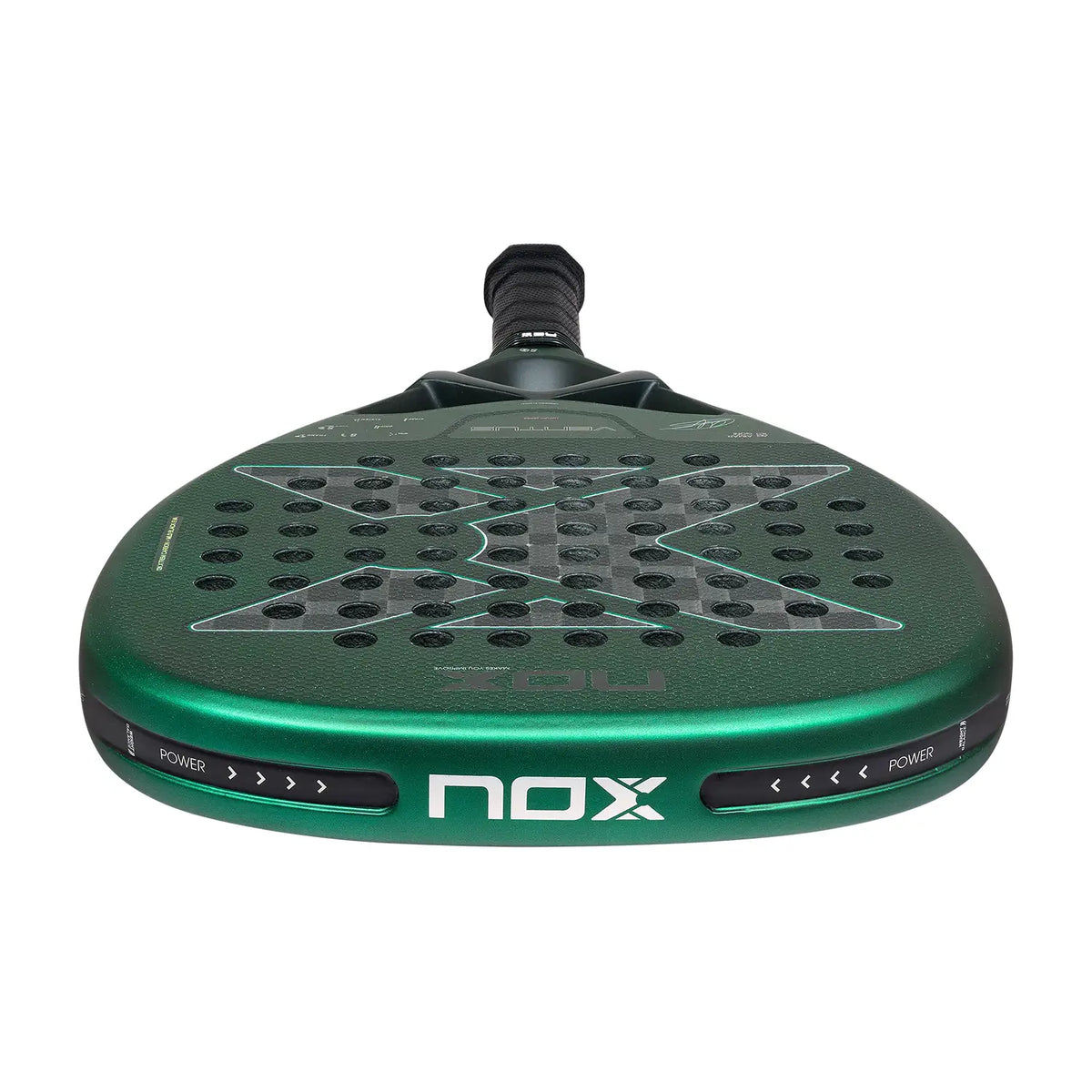 Bovenaanzicht Nox Ventus Attack 12k 2027 felgroene padel racket met zwarte x op het slagoppervalk en zwart handvat.