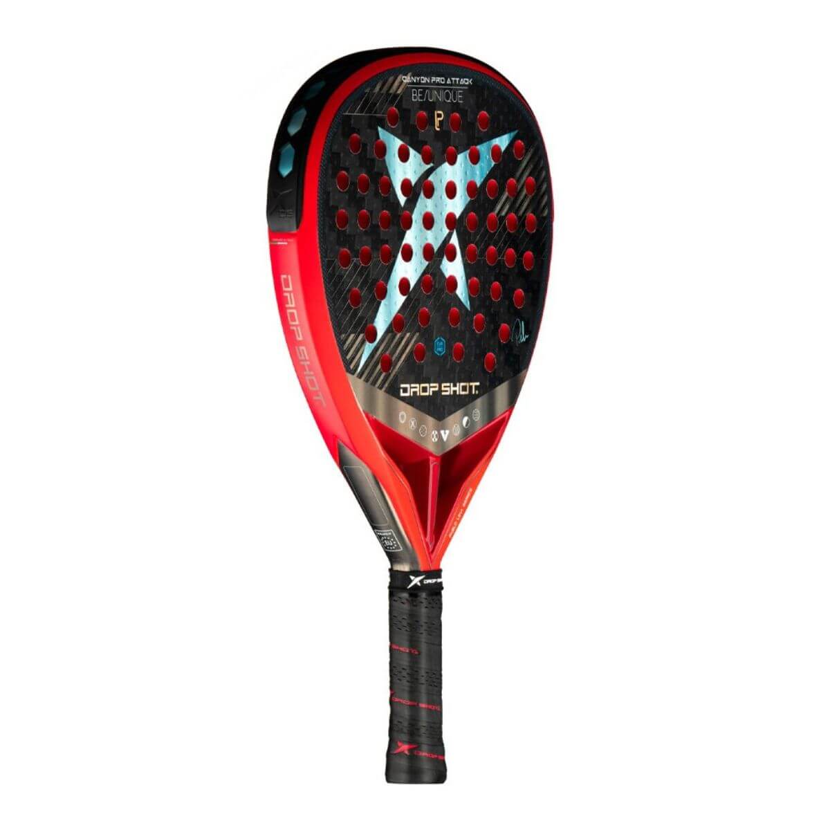 Zijaanzicht Drop Shot Canyon Pro Attack 24 padelracket, diamantvormig blad in zwart-rood design met 24K carbon details.