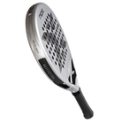 Schuin bovenaanzicht licht grijze padel racket Nox Genius 12k 2027