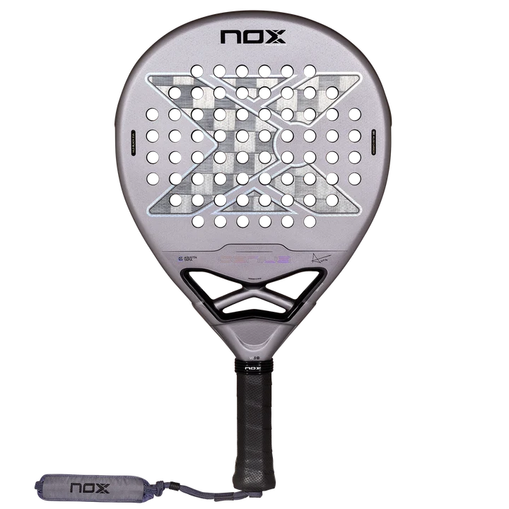 Vooraanzicht licht grijs padel racket Nox Genius 18k 2027