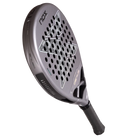 Schuin bovenaanzicht licht grijs padel racket Nox Genius 18k 2027