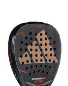 Detail slagoppervlak Adidas Metalbone HRD+ 2026: diamantvormige power racket met Carbon Aluminized 16K, EVA High Memory en verstelbaar Weight & Balance System. 