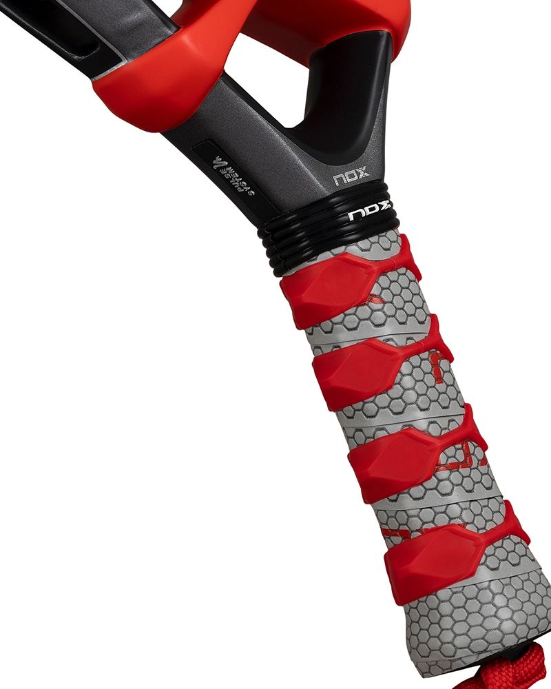 Handvat Nox ML10 Ventus Control 3K 2026 – Miguel Lamperti Edition. Rond padelracket met 3K Carbon, HR3 EVA-kern en Dual Spin-oppervlak voor maximale controle en precisie.