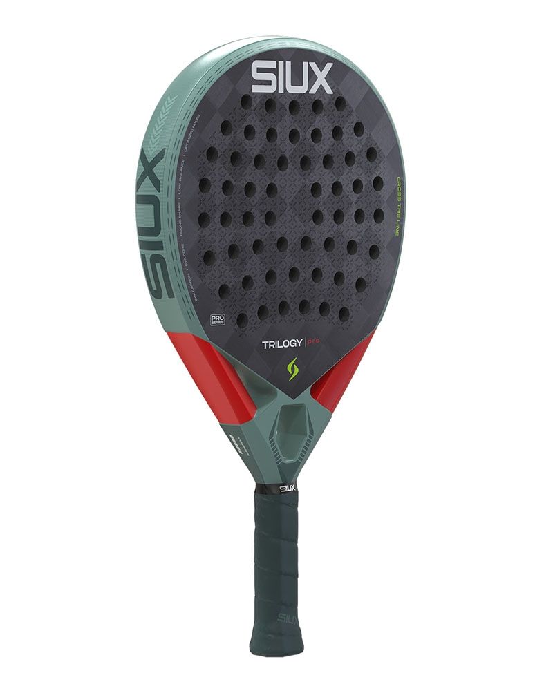 Schuin vooraanzicht Siux Trilogy Pro 2026 Ash Green – Controle Padelracket | 24K Carbon