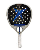 Vooraanzicht Drop Shot Explorer Pro Attack 2.0 2026 – wit kader met zwart slagoppervlak en felblauw Drop Shot logo