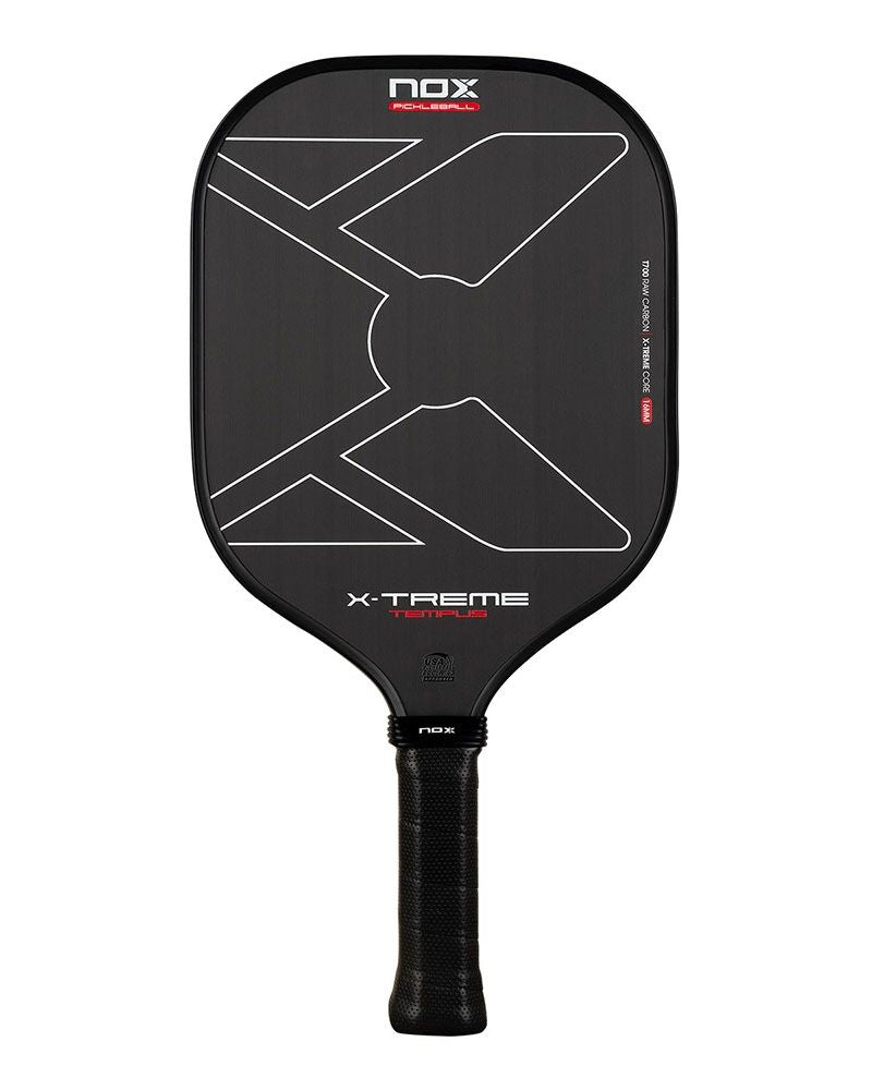 Vooraanzicht Nox X-Foam Tempus 16 mm pickleball paddle zwart met wit Nox logo.